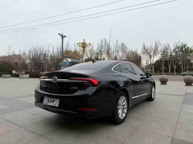 枣庄22年别克君越8