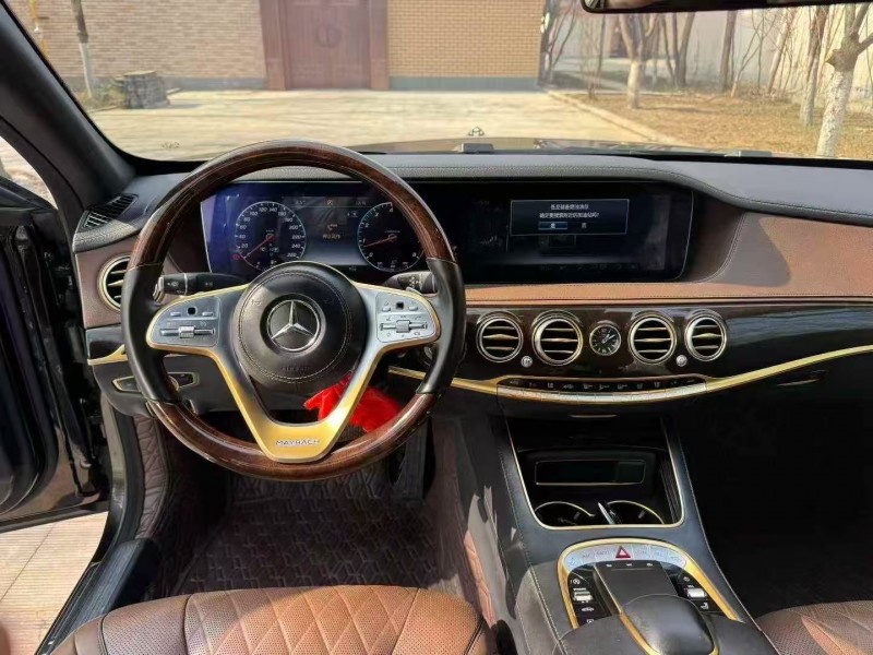 菏泽18年奔驰迈巴赫S级4