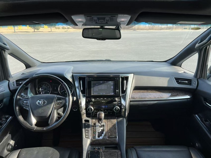 盐城18年丰田埃尔法4