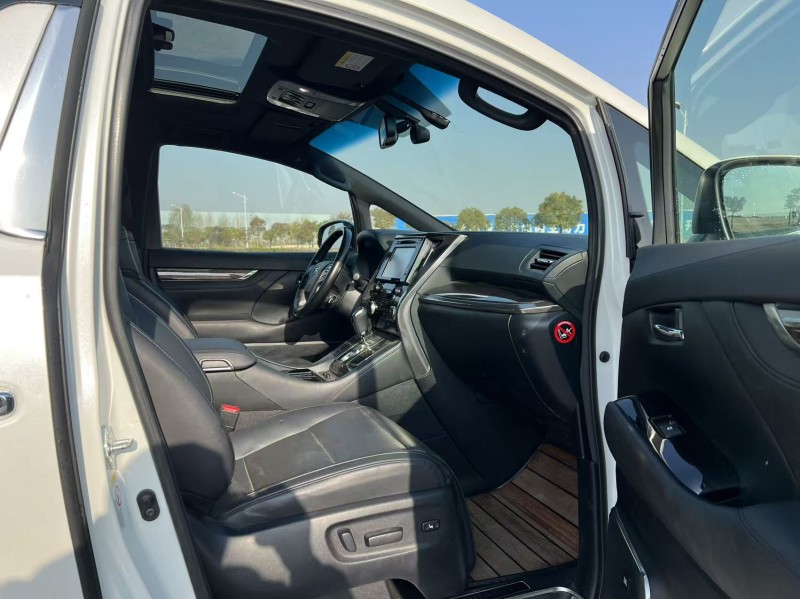 盐城18年丰田埃尔法5