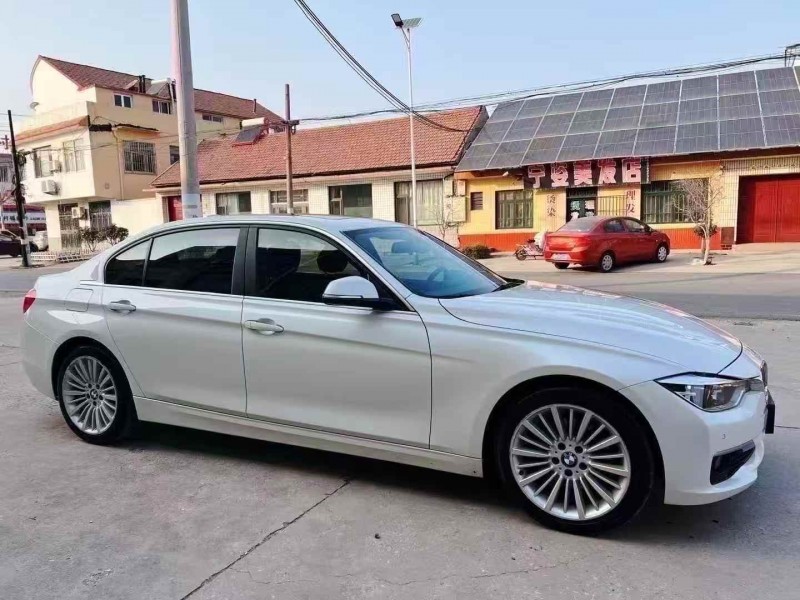 济宁17年宝马3系3