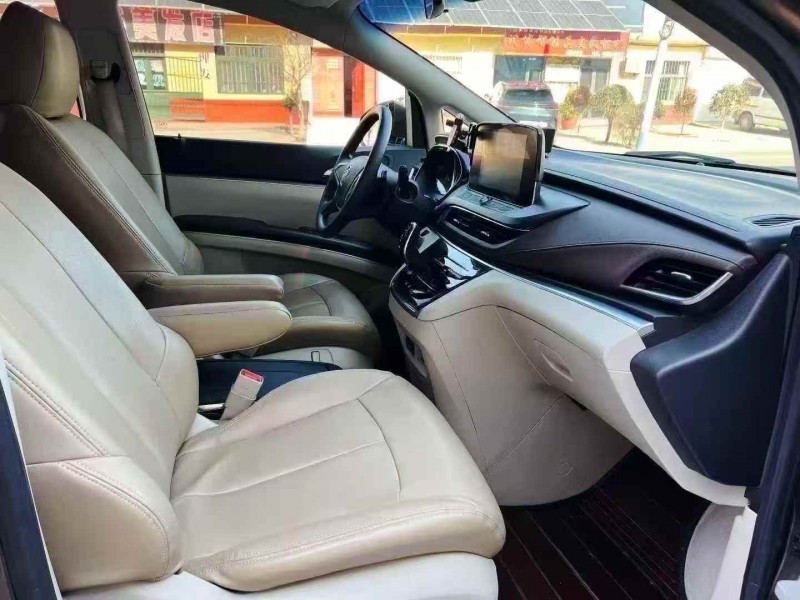 济宁21年别克GL85