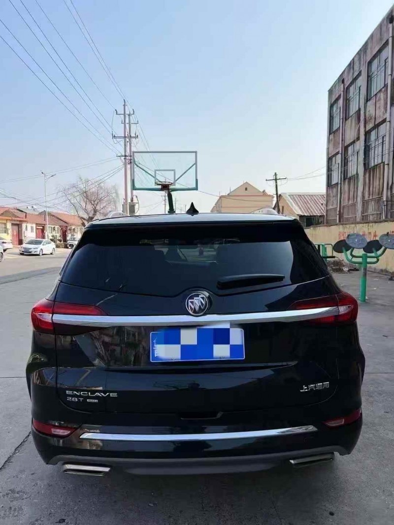 潍坊21年别克昂科旗8