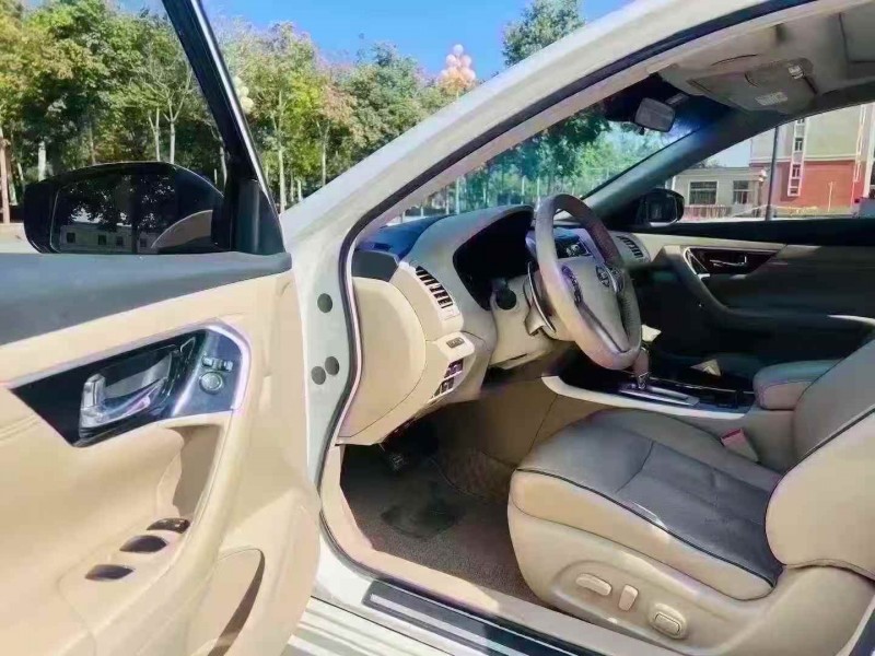 济宁17年日产天籁6