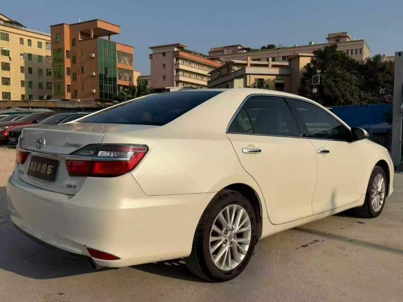 东莞16年丰田凯美瑞7