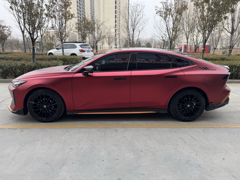 济宁24年长安汽车UNI7