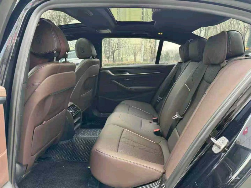 济宁22年宝马5系6