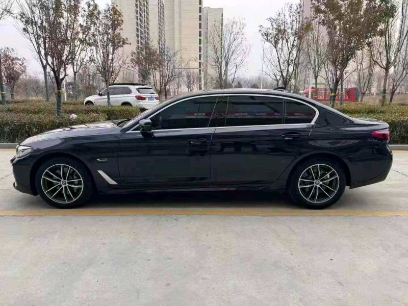济宁22年宝马5系7