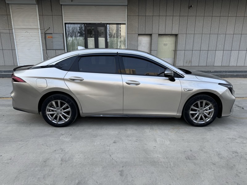 济宁23年传祺埃安S6