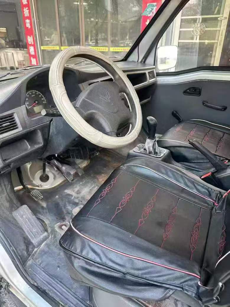 桂林17年五菱汽车荣光5