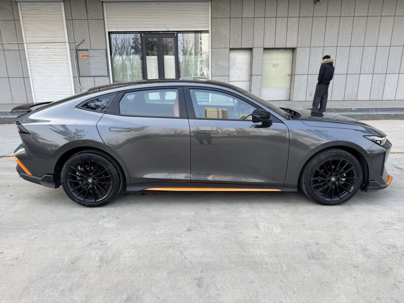 济宁25年长安汽车UNI8