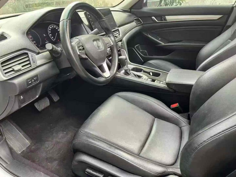 襄阳23年本田雅阁6