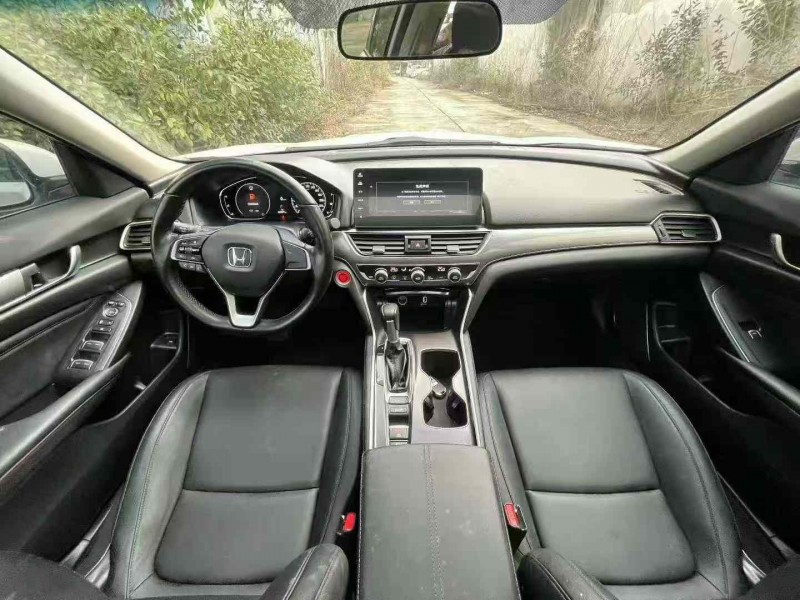 襄阳23年本田雅阁7