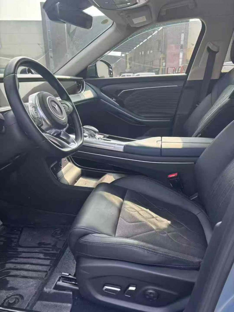 襄阳22年岚图汽车FREE4