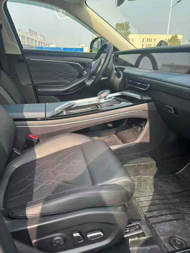 襄阳22年岚图汽车FREE5