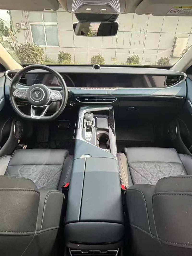 襄阳22年岚图汽车FREE6