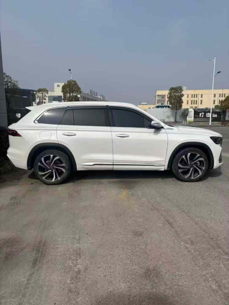 襄阳22年吉利星越4