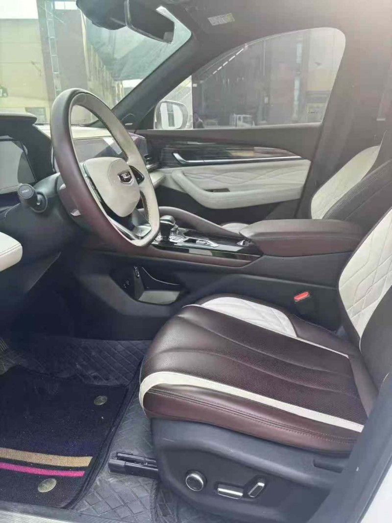 襄阳22年吉利星越7