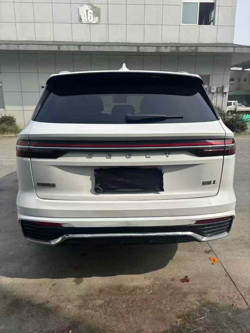 襄阳22年吉利星越9