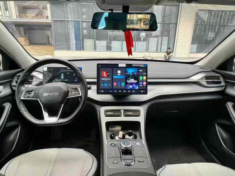 广州25年比亚迪秦7