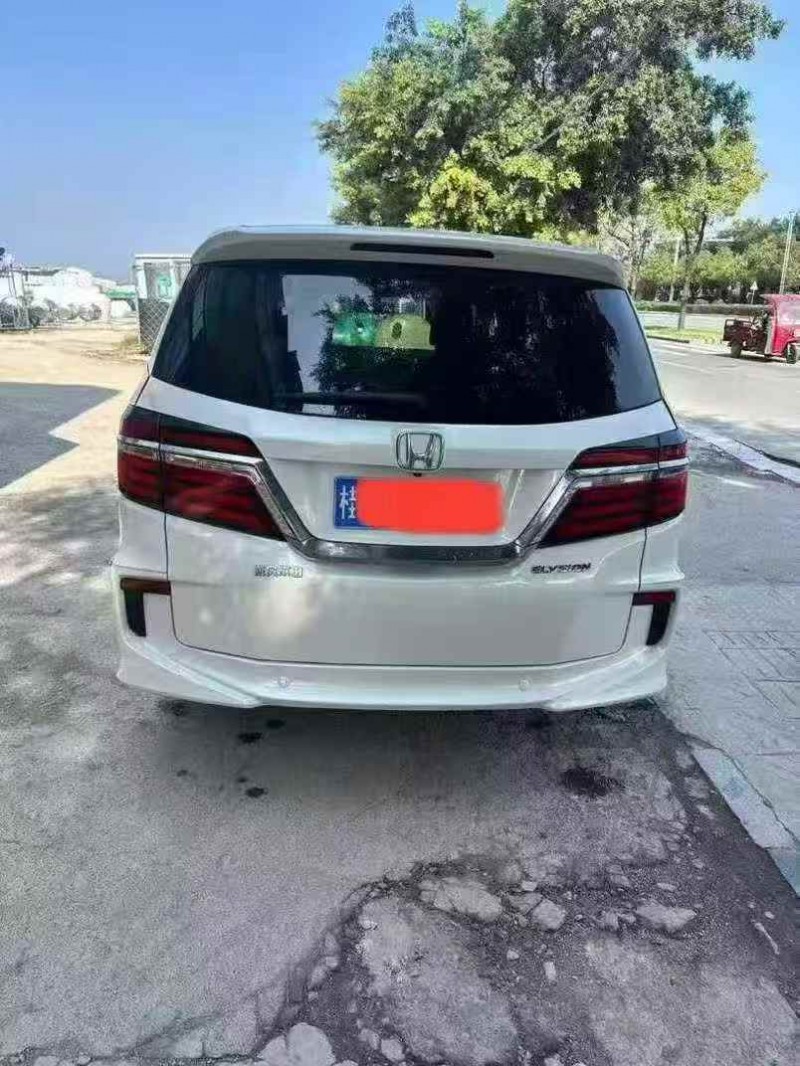 南宁17年本田艾力绅2