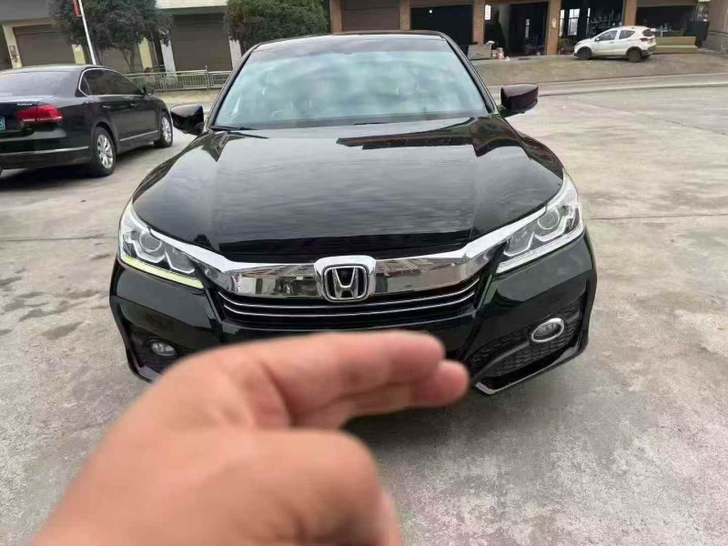 常德17年本田雅阁1