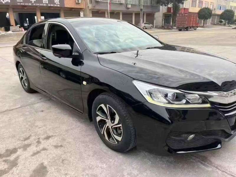 常德17年本田雅阁4