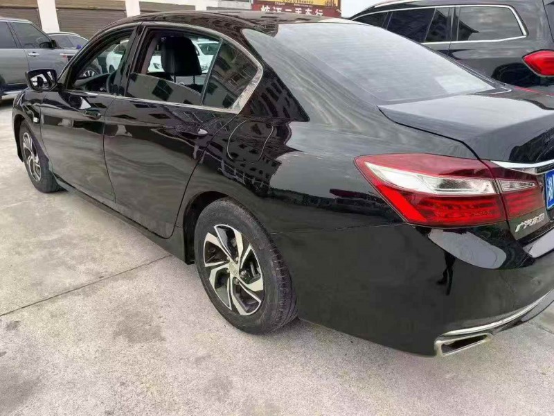 常德17年本田雅阁6