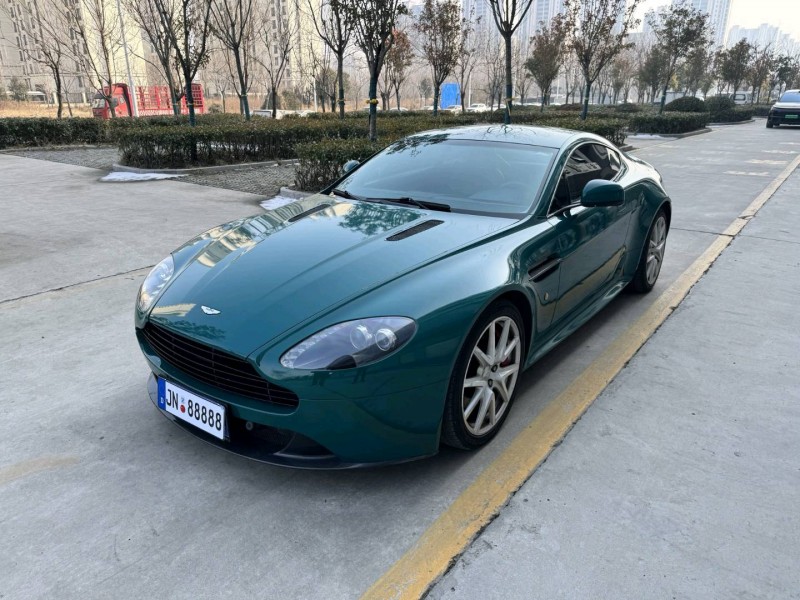 济宁12年阿斯顿·马丁V8 Vantage2