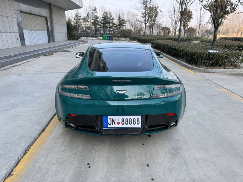 济宁12年阿斯顿·马丁V8 Vantage9