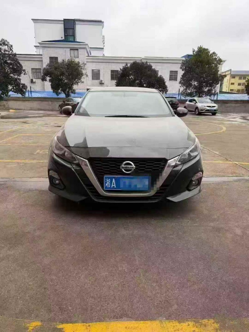 邵阳22年日产天籁1