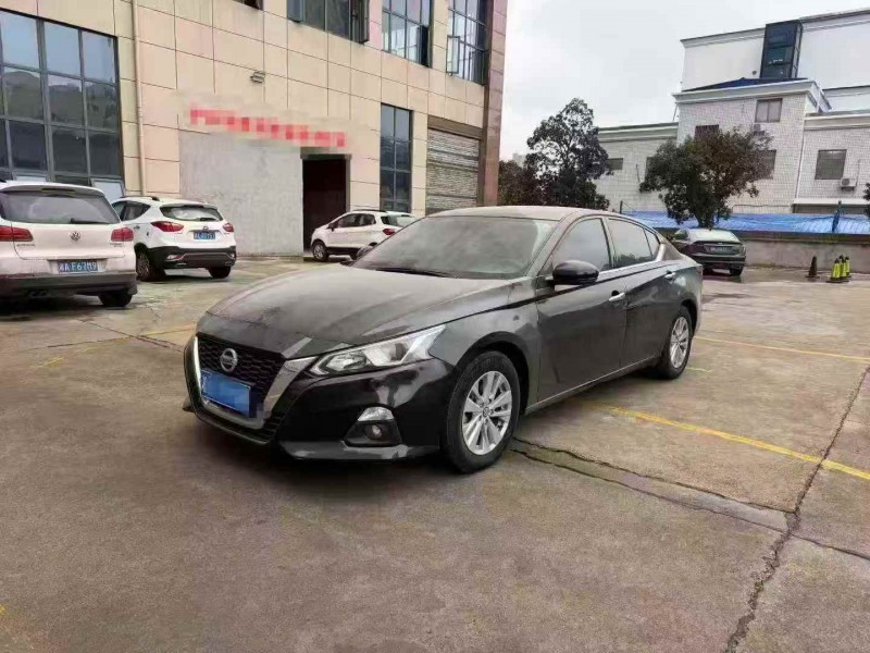 邵阳22年日产天籁2