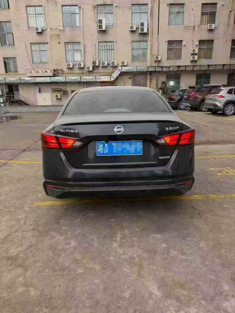 邵阳22年日产天籁4