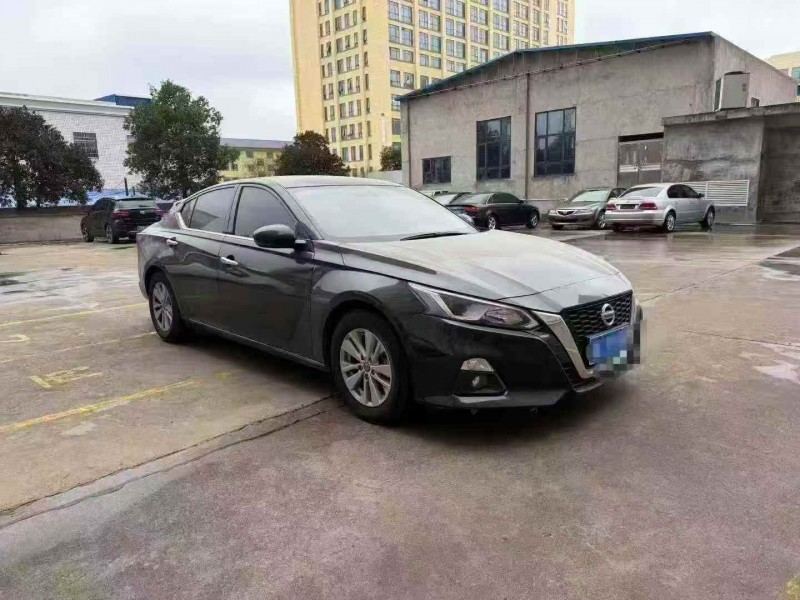 邵阳22年日产天籁5