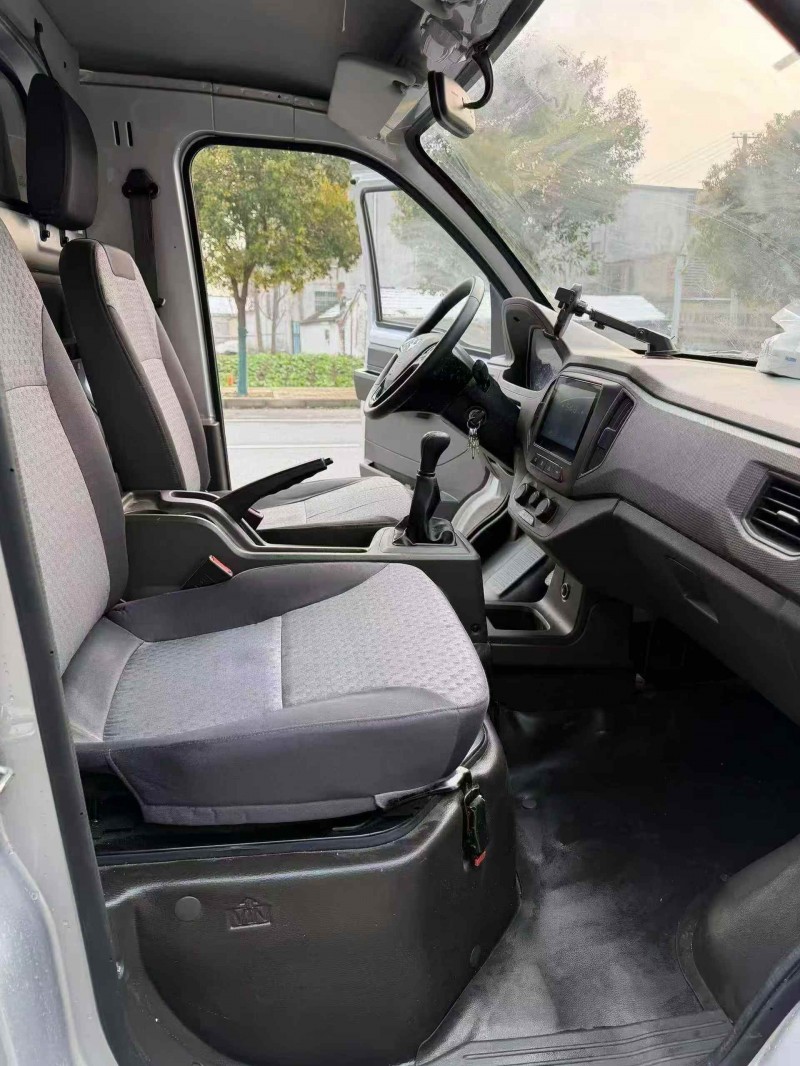 黄山25年五菱汽车新卡9