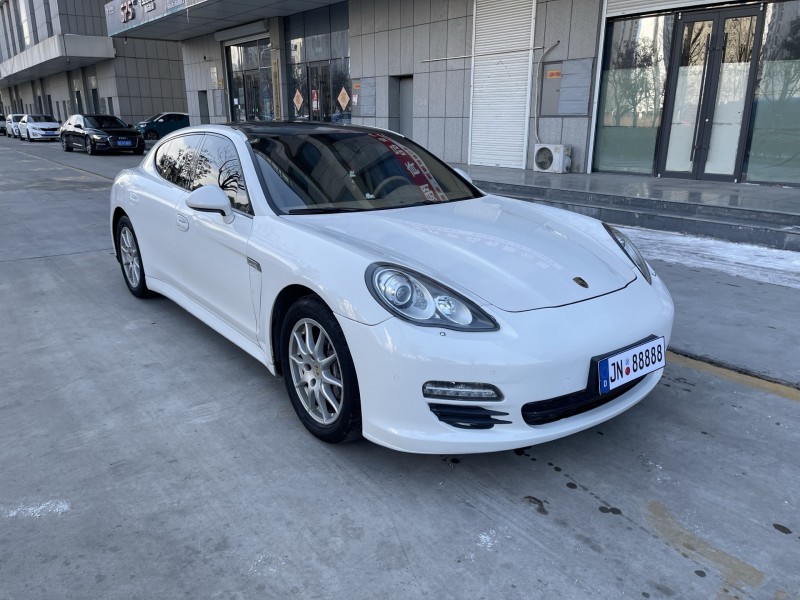 济宁12年保时捷帕拉梅拉3