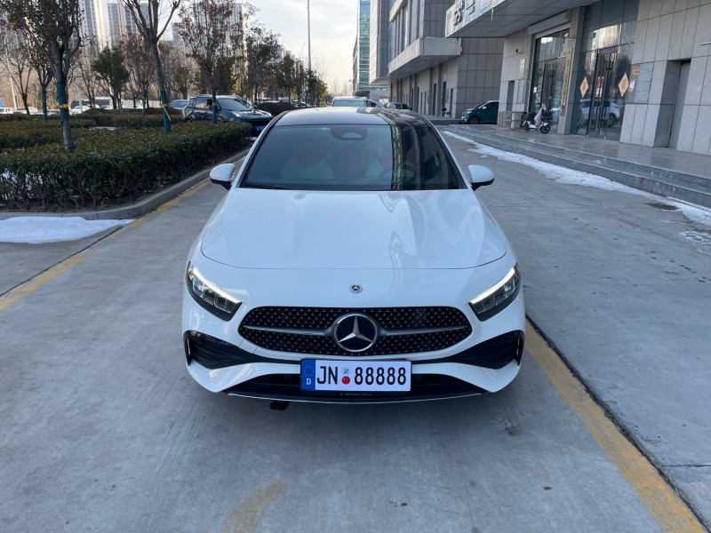 济宁23年奔驰A1