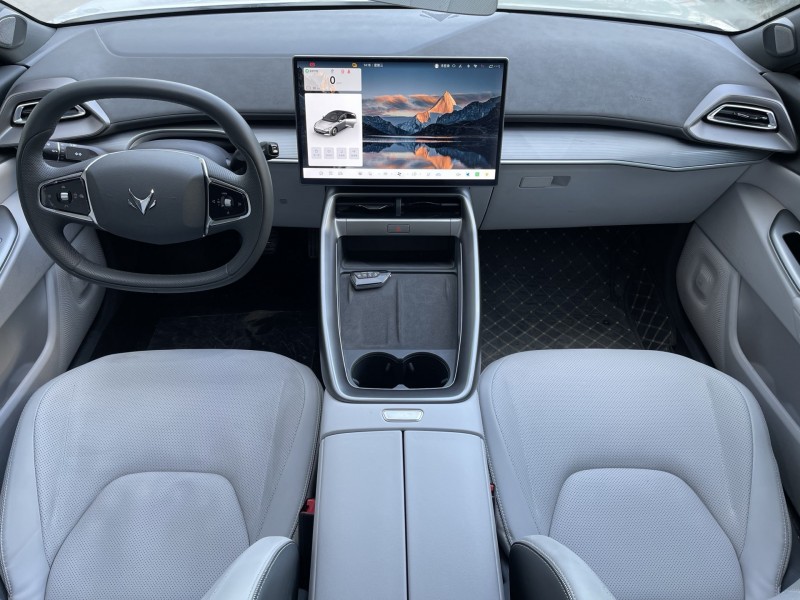 济宁25年极狐汽车阿尔法4