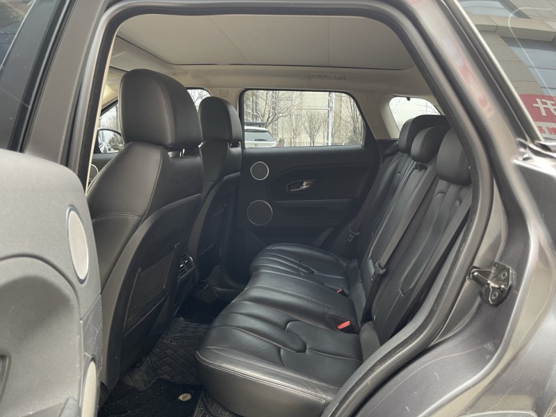 济宁16年路虎极光5