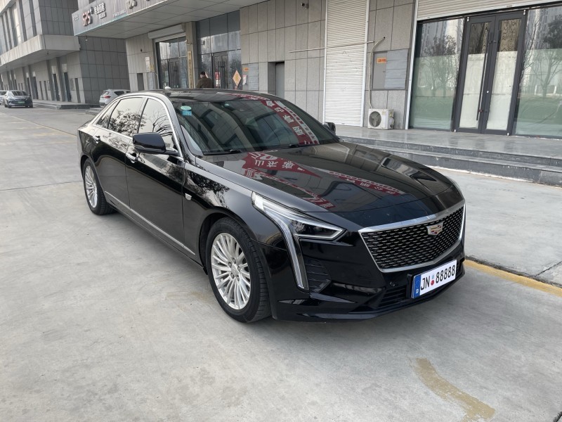 济宁19年凯迪拉克CT64