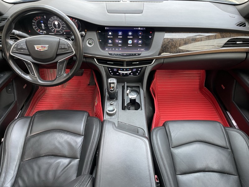 济宁19年凯迪拉克CT65