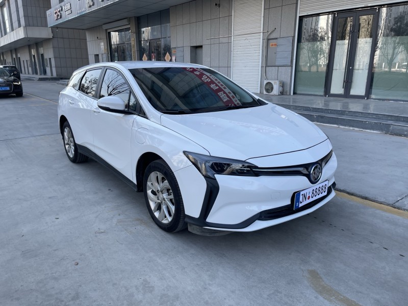 济宁24年别克微蓝3