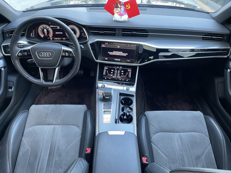 济宁23年奥迪A6L5