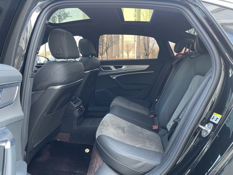 济宁23年奥迪A6L6