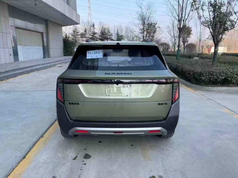 济宁25年东风纳米8