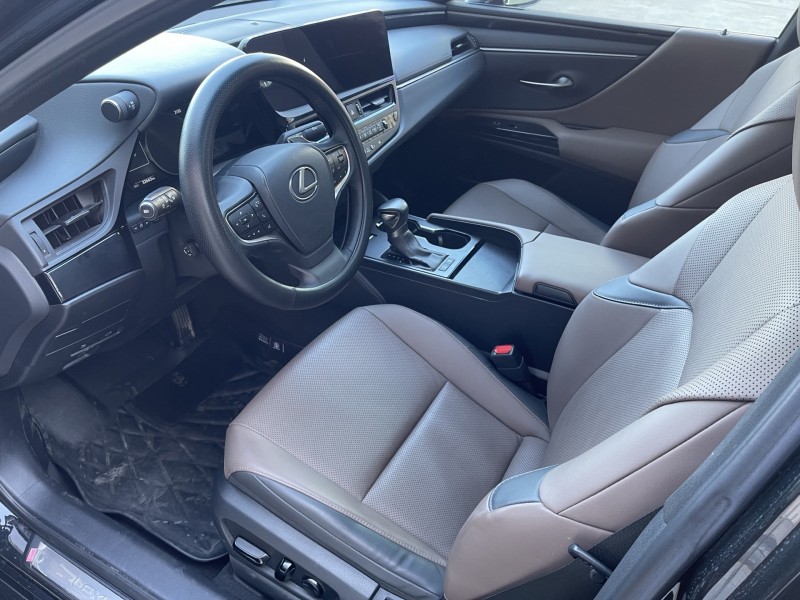 济宁23年雷克萨斯ES6