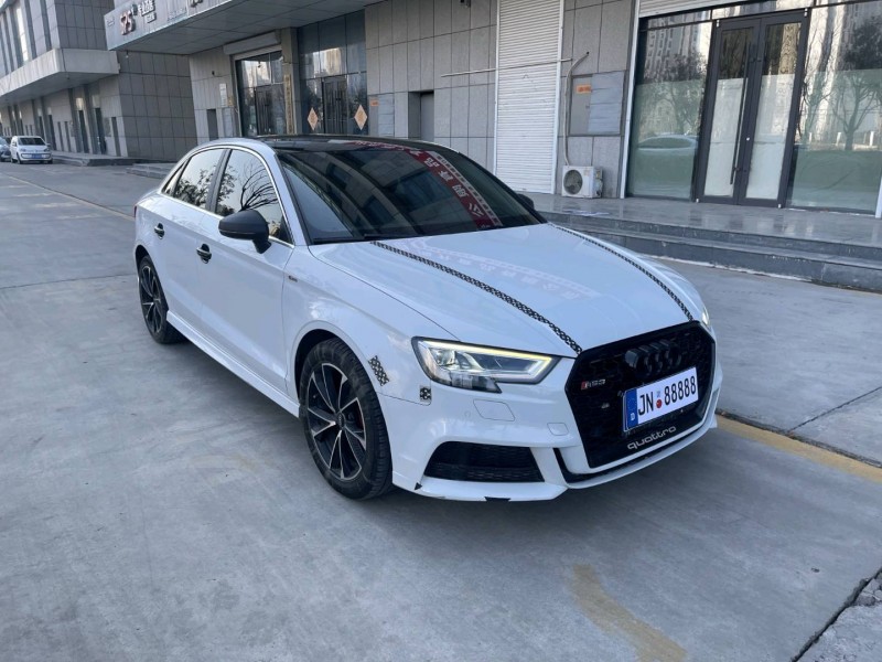 济宁19年奥迪A33