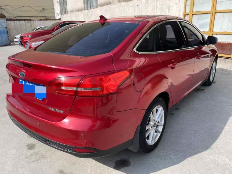 泰安17年福特福克斯5