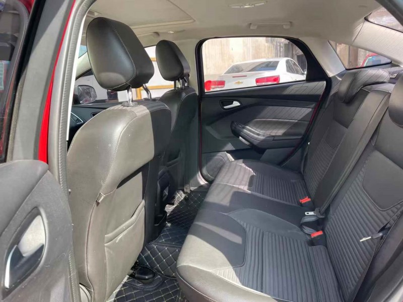 泰安17年福特福克斯6