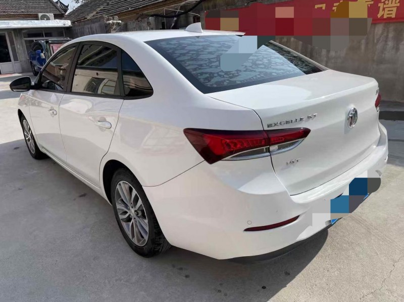 泰安18年别克英朗5